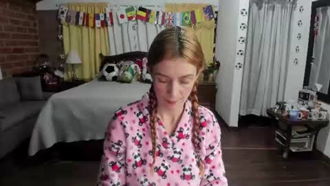 Snapshot of charlottewillson chatting on 07/16/26, 12:16 Charlotte online show from 07/16/26, 12:16