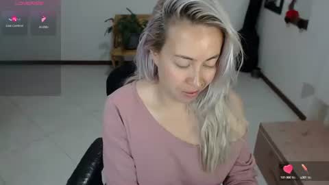 charlottezoe online show from 12/07/24, 09:28