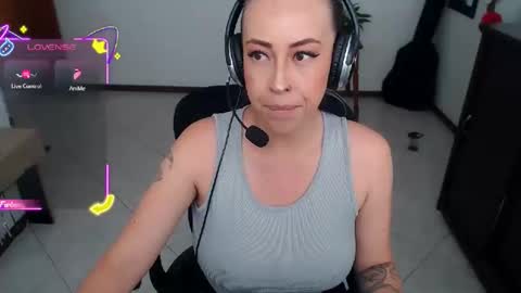 charlottezoe online show from 10/23/25, 07:01