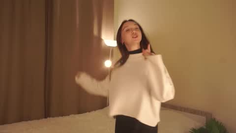 Sofia online show from 10/27/25, 03:49