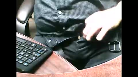 charmeur2672 online show from 09/18/25, 11:01