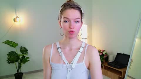 Ruru online show from 02/18/26, 05:58