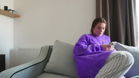 katie online show from 04/03/26, 02:15