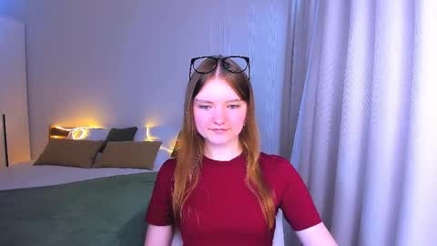 Snapshot of charminglookeva chatting on 06/10/26, 04:23 Im Eva online show from 06/10/26, 04:23