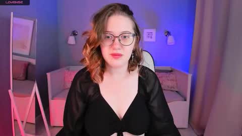 Snapshot of charmygrace chatting on 09/16/25, 11:00 Grace online show from 09/16/25, 11:00