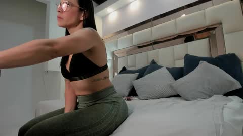 Snapshot of charolnox chatting on 04/27/26, 12:36 Charol online show from 04/27/26, 12:36