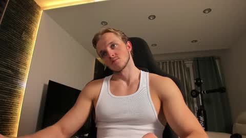 Snapshot of chasereed_ chatting on 03/25/26, 06:14 Chase Reed online show from 03/25/26, 06:14