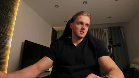 Snapshot of chasereed_ chatting on 04/07/26, 07:03 Chase Reed online show from 04/07/26, 07:03