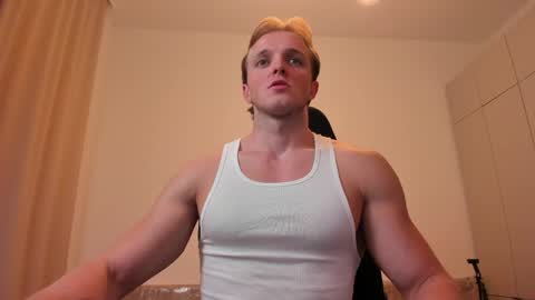 Snapshot of chasereed_ chatting on 05/08/26, 08:03 Chase Reed online show from 05/08/26, 08:03
