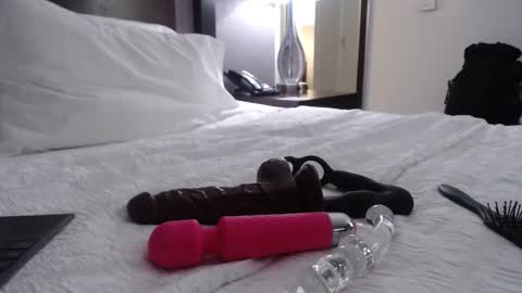 Madion Bambi online show from 04/21/26, 02:37