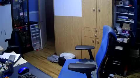 wanaBeYourToy online show from 10/24/25, 10:11