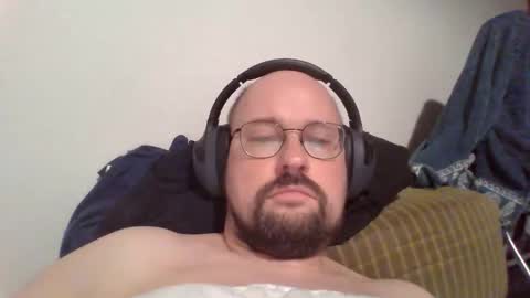 Snapshot of chattwixxy chatting on 10/11/25, 09:35 Mickel online show from 10/11/25, 09:35