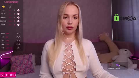 Snapshot of chatur_babes_ chatting on 02/27/25, 06:40 Im Elya   inst Elya Elfie  online show from 02/27/25, 06:40