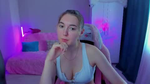 Snapshot of chatur_lady_ chatting on 06/18/26, 02:34 Betty online show from 06/18/26, 02:34