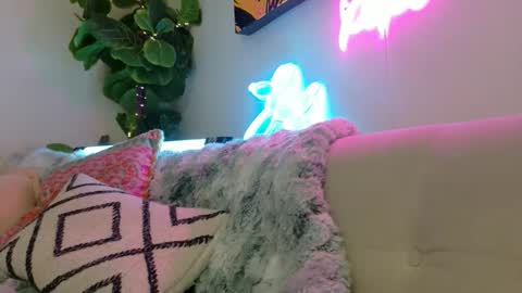 Snapshot of chaturhoe chatting on 12/14/25, 09:25 Rockhard Cockstar N Roxynyes online show from 12/14/25, 09:25