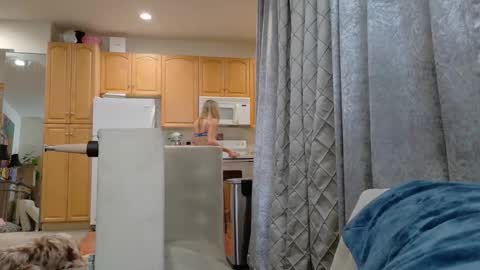 Snapshot of chaturhoe chatting on 03/29/26, 04:56 Rockhard Cockstar N Roxynyes online show from 03/29/26, 04:56