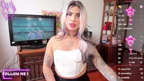 Sophie  online show from 02/05/25, 09:40