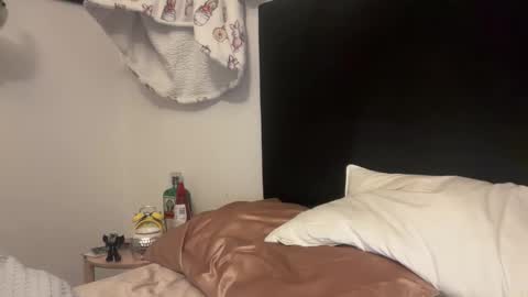 Snapshot of chazdazle chatting on 11/05/25, 08:47 Chaz online show from 11/05/25, 08:47