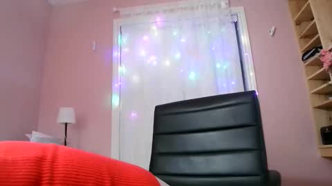 chealsiek online show from 04/15/26, 09:37