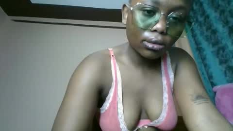 Snapshot of cheeky_charms chatting on 05/17/26, 01:58 cheeky_charms online show from 05/17/26, 01:58
