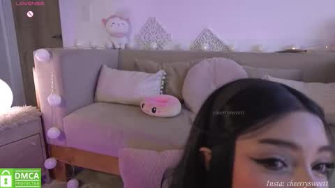 Snapshot of cheerrysweett chatting on 09/19/25, 10:21 Baby Cherry online show from 09/19/25, 10:21