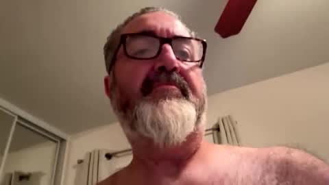 Snapshot of chefsd chatting on 10/19/25, 01:34 Chef online show from 10/19/25, 01:34