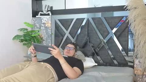   online show from 01/07/26, 03:53