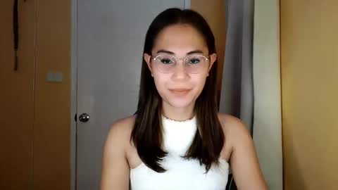 chelly4u69 online show from 04/19/26, 02:00