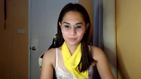 chelly4u69 online show from 04/22/26, 10:33