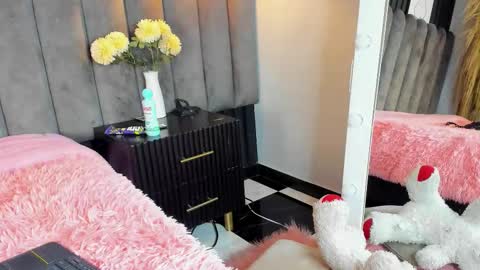 chelsea_bolton_ online show from 11/18/25, 12:53