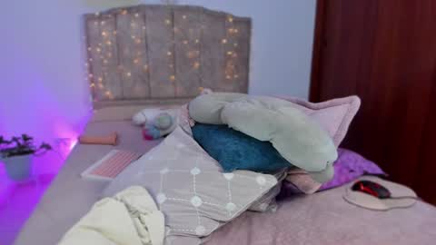 cherries_and_wine_ online show from 12/01/24, 09:04