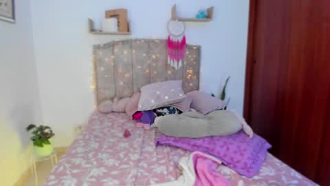 cherries_and_wine_ online show from 02/06/25, 11:37