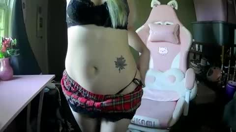 Snapshot of cherritwisted_x chatting on 03/21/26, 10:46 Cherri online show from 03/21/26, 10:46