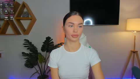 Snapshot of cherry__kiss chatting on 04/30/26, 06:31 Cherry Kiss online show from 04/30/26, 06:31