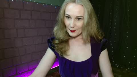 Snapshot of cherry_blossomsx chatting on 05/06/26, 04:01 thanks guys see you tomorrow online show from 05/06/26, 04:01