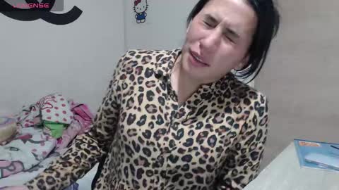 Snapshot of cherry_hc chatting on 10/11/25, 02:44 Nezumy Rey  online show from 10/11/25, 02:44