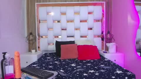 Cherry Mew and jean online show from 02/21/25, 09:24