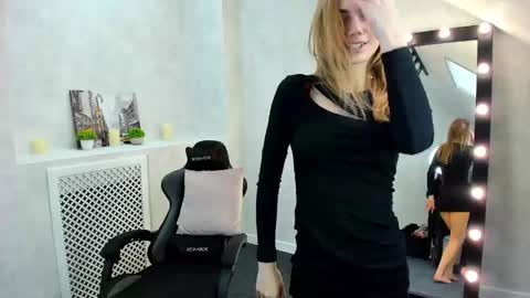 Snapshot of cherry_pr1ce chatting on 12/12/24, 04:04 cherry_pr1ce online show from 12/12/24, 04:04