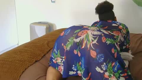 Snapshot of cherrybabexx chatting on 12/13/24, 03:32 Cherrybabe online show from 12/13/24, 03:32