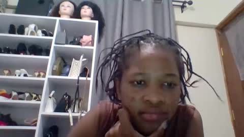 Snapshot of cherryblossom2002 chatting on 11/30/25, 07:29 Cherryblossom2002 online show from 11/30/25, 07:29