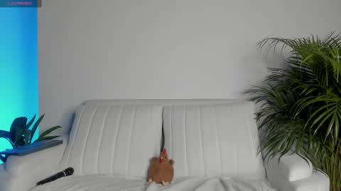 Snapshot of cherrybr_ chatting on 10/02/25, 02:40 Cherry Lady online show from 10/02/25, 02:40