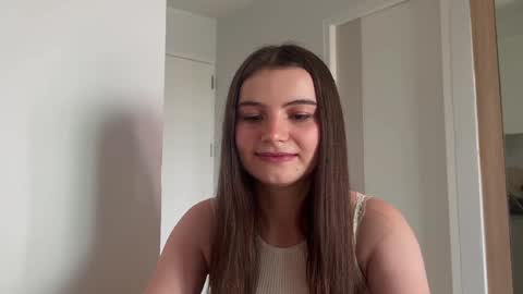 Lina online show from 12/22/24, 07:33