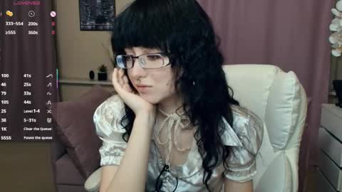 Snapshot of cherrylanding chatting on 05/13/26, 08:06 Isabel online show from 05/13/26, 08:06