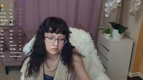 Isabel online show from 06/11/26, 07:56