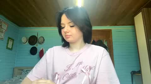 Snapshot of cherrylbeacher chatting on 06/15/26, 11:01 cherrylbeacher online show from 06/15/26, 11:01