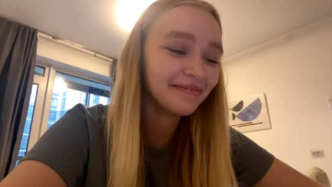 Lei online show from 04/25/26, 03:42