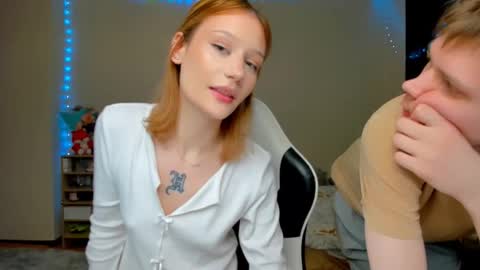 Snapshot of cherrylumi chatting on 03/13/26, 07:09 Alice Simonplease like online show from 03/13/26, 07:09