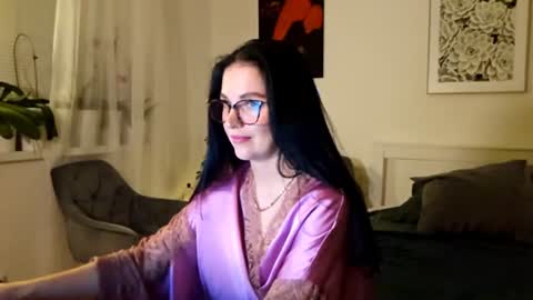 Kira online show from 06/10/26, 08:41