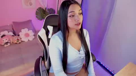 Snapshot of cherrymel_ chatting on 06/27/26, 11:26 Mely online show from 06/27/26, 11:26