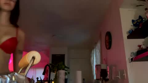 Snapshot of cherrynovaxo chatting on 07/10/26, 01:43 cherrynovaxo online show from 07/10/26, 01:43